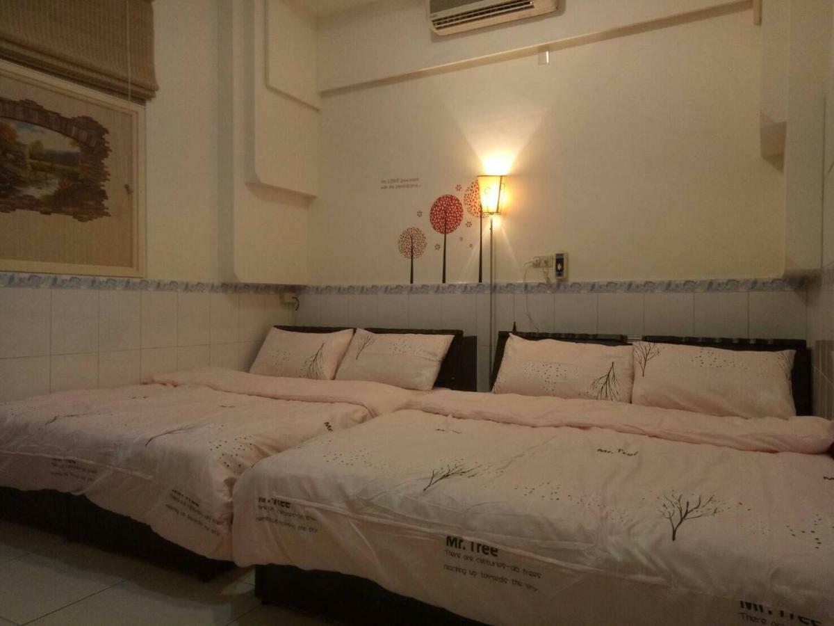 Xincun Seed Homestay Тайнань Экстерьер фото